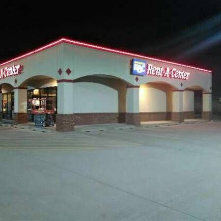 Cattlemen's Crossing Shopping Center : 101 Cattlemens Dr, Lexington, NE, 68850